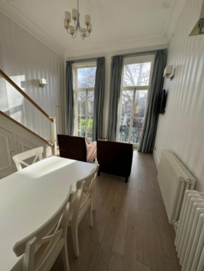 Luxury mezzanine apartment in Kensington / Earls Court Garden Square